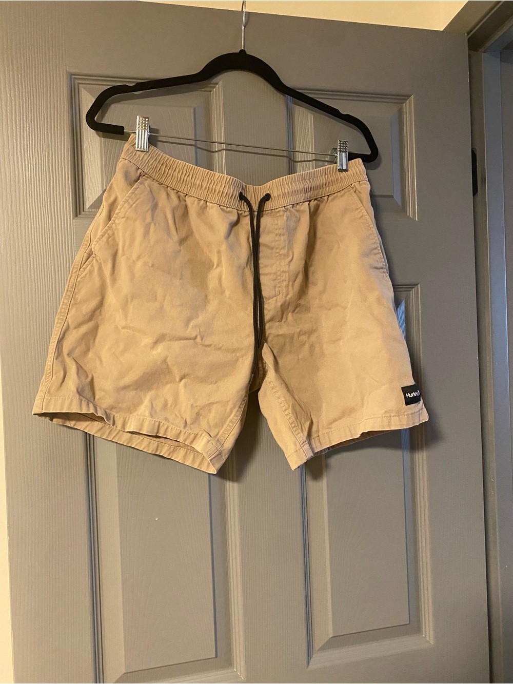 Hurley Tan Drawstring Waist Shorts with Black Cord size medium